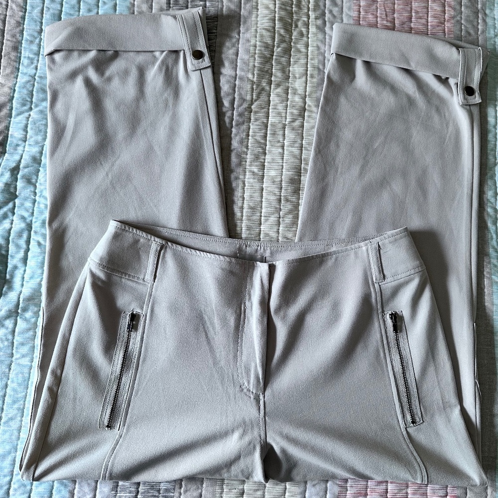 Chico’s Women’s Adjustable Cargo Pants - size: 8/10